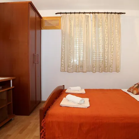 Apartament By The Sea Milna, Hvar - 22619 *